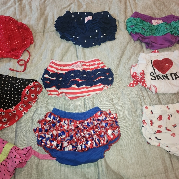 Baby Bloomers, Tights And Hats - Picture 6 of 6